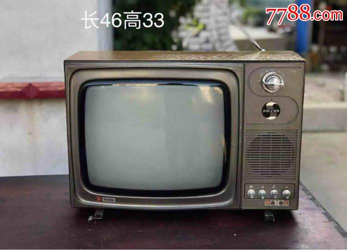 "上海"j135木壳黑白电视机上世纪70年代上海广播器材厂制造,元老级